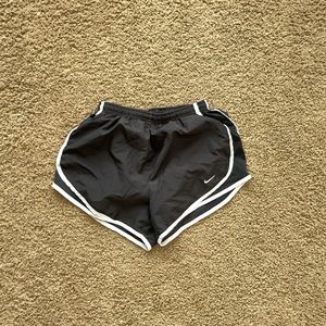 Nike tempo running shorts size small